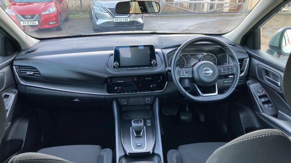 Nissan Qashqai 1.3 DiG-T MH 158 Acenta Premium 5dr Xtronic Petrol Hatchback - Image 10