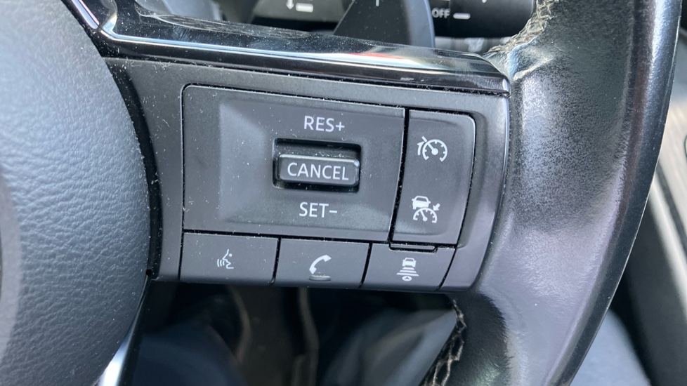 Nissan Qashqai 1.3 DiG-T MH 158 Acenta Premium 5dr Xtronic Petrol Hatchback - Image 30