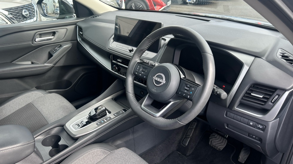 Nissan Qashqai 1.5 E-Power 205 N-Connecta [Glass Roof] 5dr Auto Hybrid Hatchback - Image 11