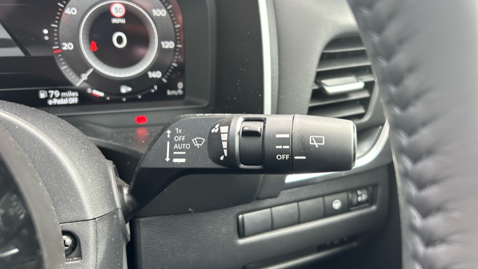 Nissan Qashqai 1.5 E-Power 205 N-Connecta [Glass Roof] 5dr Auto Hybrid Hatchback - Image 23