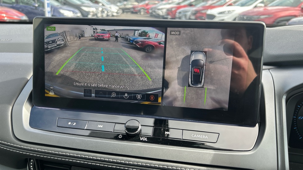 Nissan Qashqai 1.5 E-Power 205 N-Connecta [Glass Roof] 5dr Auto Hybrid Hatchback - Image 26
