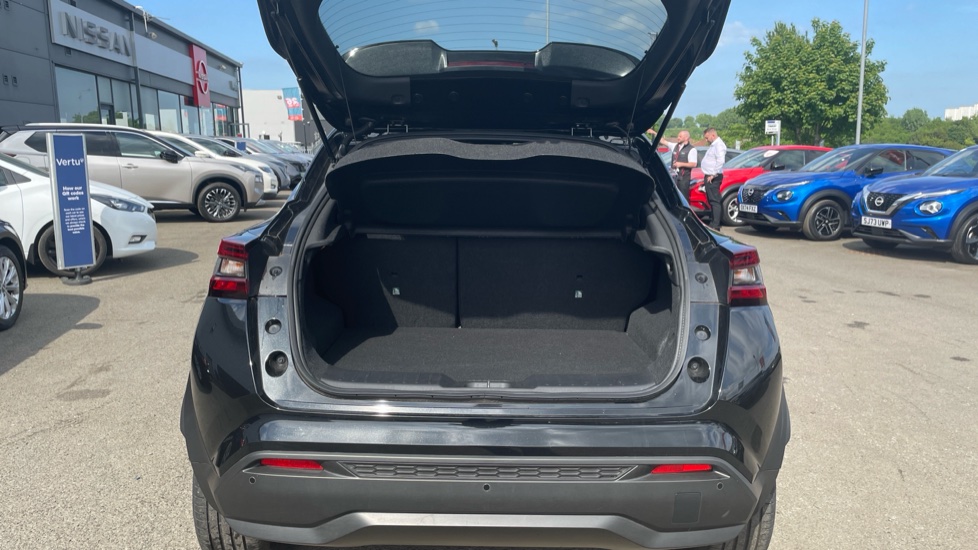 Nissan Juke 1.0 DiG-T N-Connecta 5dr Petrol Hatchback - Image 4