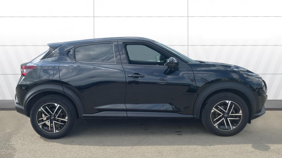 Nissan Juke 1.0 DiG-T N-Connecta 5dr Petrol Hatchback - Image 5