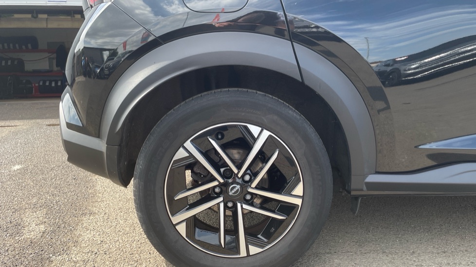 Nissan Juke 1.0 DiG-T N-Connecta 5dr Petrol Hatchback - Image 7