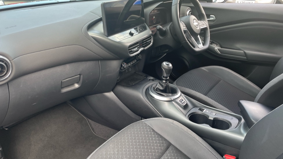 Nissan Juke 1.0 DiG-T N-Connecta 5dr Petrol Hatchback - Image 9