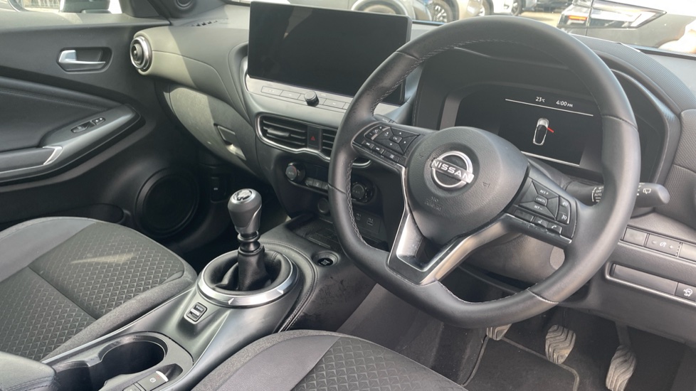 Nissan Juke 1.0 DiG-T N-Connecta 5dr Petrol Hatchback - Image 11