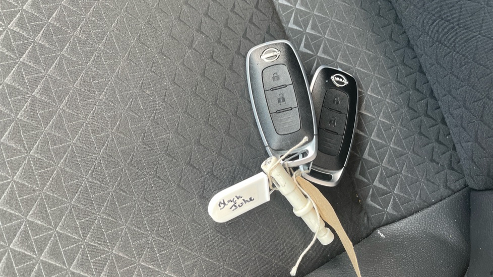 Nissan Juke 1.0 DiG-T N-Connecta 5dr Petrol Hatchback - Image 20