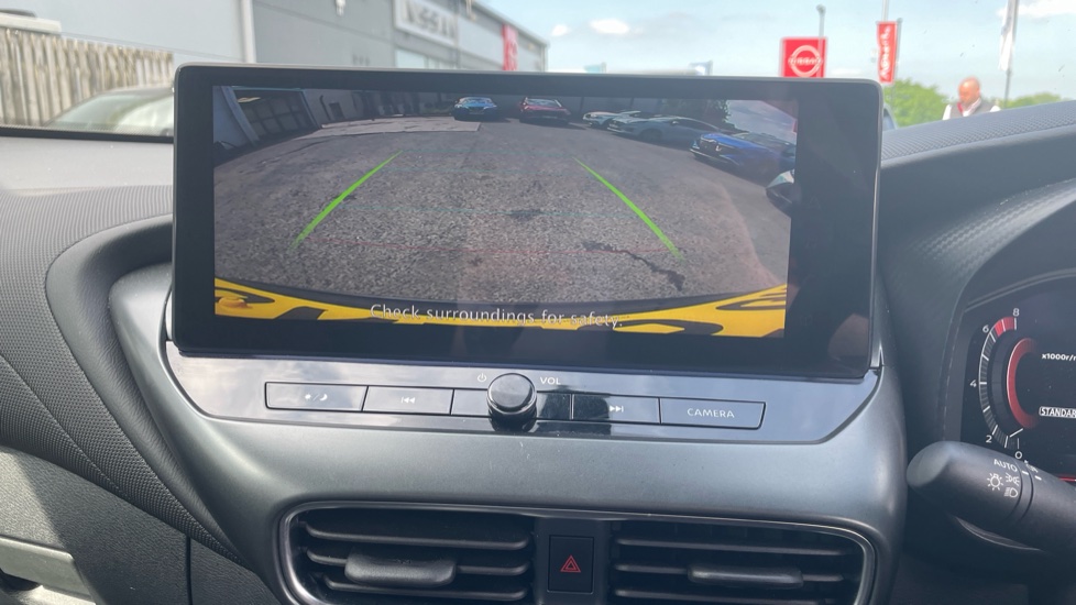 Nissan Juke 1.0 DiG-T N-Connecta 5dr Petrol Hatchback - Image 21