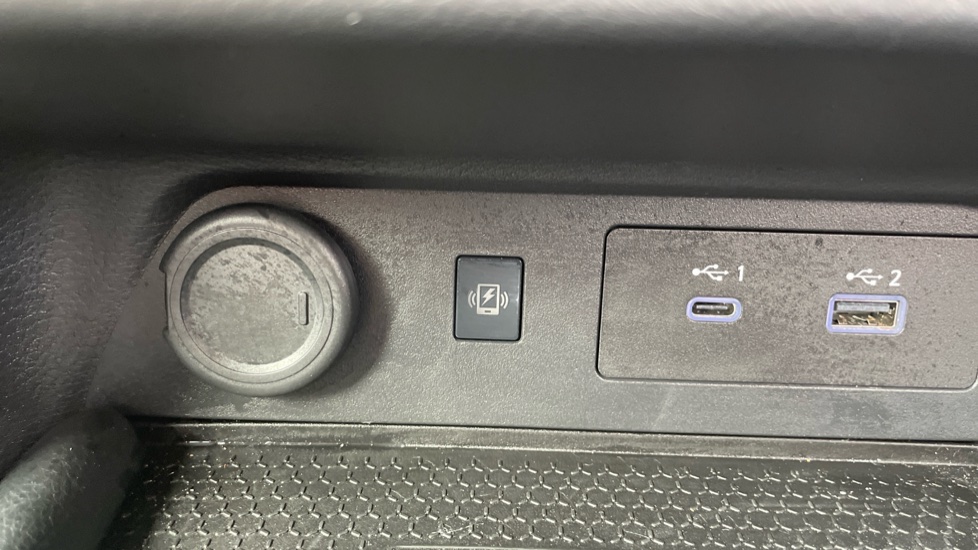 Nissan Juke 1.0 DiG-T N-Connecta 5dr Petrol Hatchback - Image 23