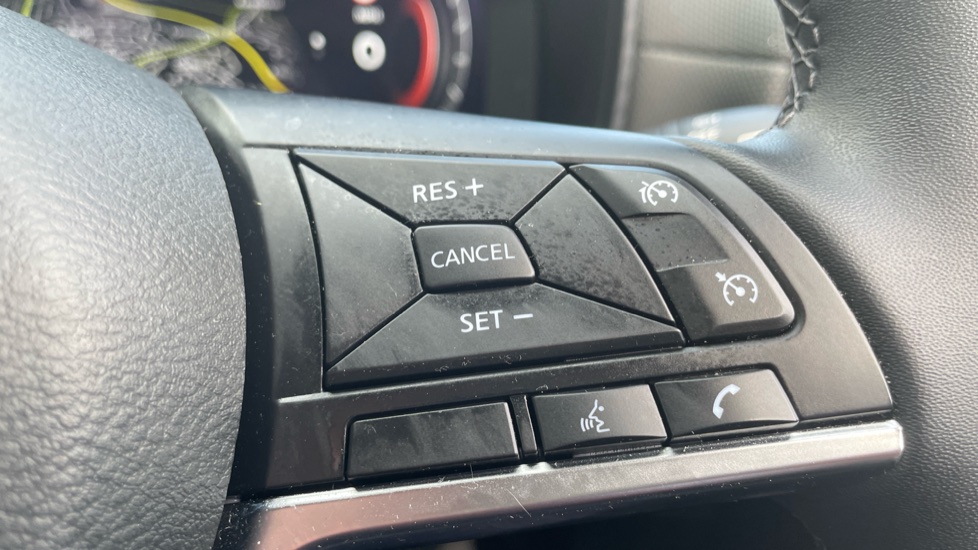 Nissan Juke 1.0 DiG-T N-Connecta 5dr Petrol Hatchback - Image 25