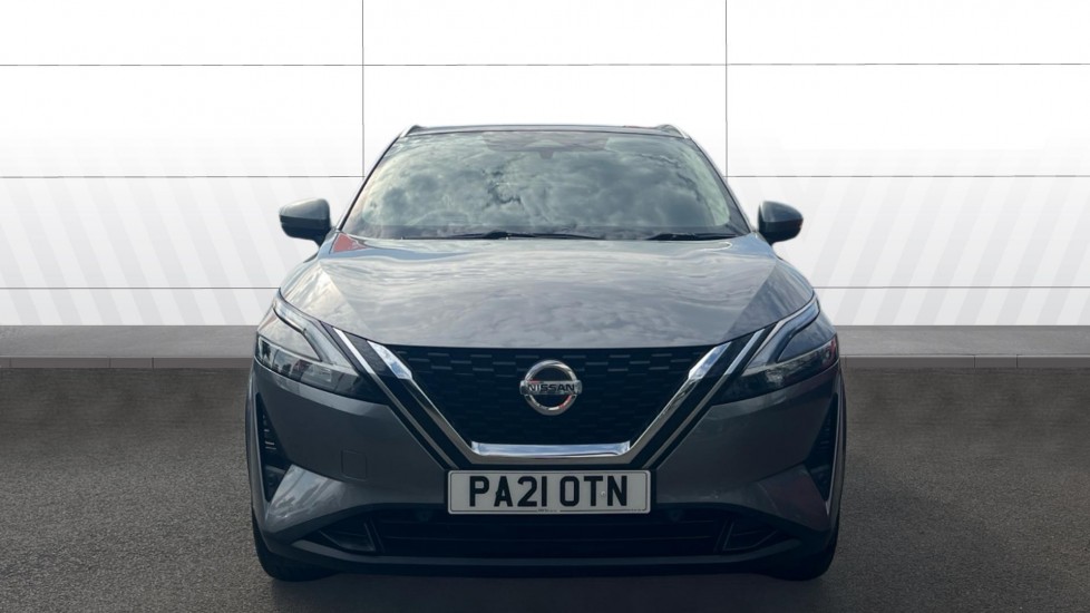 Nissan Qashqai 1.3 DiG-T MH Premiere Edition 5dr Petrol Hatchback - Image 3