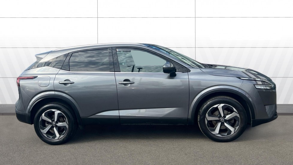 Nissan Qashqai 1.3 DiG-T MH Premiere Edition 5dr Petrol Hatchback - Image 5