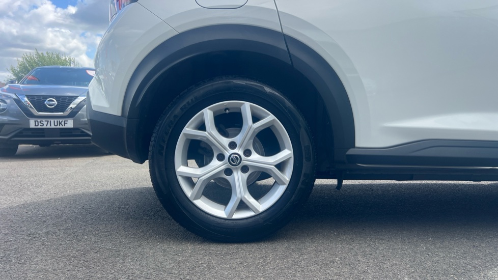 Nissan Juke 1.0 DiG-T 114 N-Connecta 5dr Petrol Hatchback - Image 7