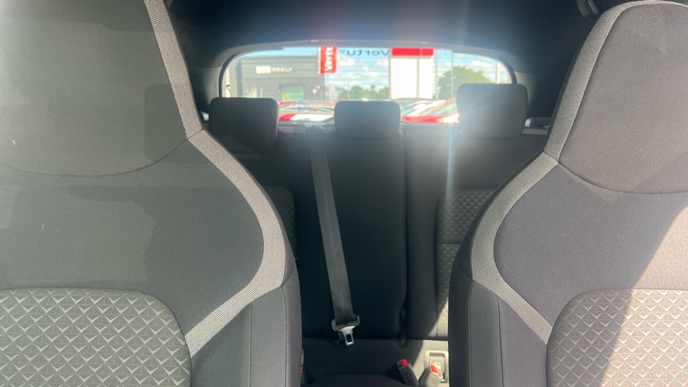 Nissan Juke 1.0 DiG-T 114 N-Connecta 5dr Petrol Hatchback - Image 15