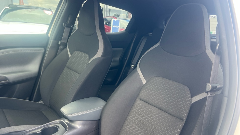 Nissan Juke 1.0 DiG-T 114 N-Connecta 5dr Petrol Hatchback - Image 21