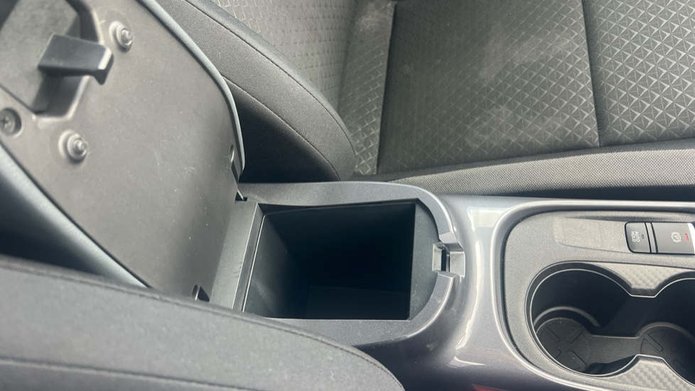 Nissan Juke 1.0 DiG-T 114 N-Connecta 5dr Petrol Hatchback - Image 33