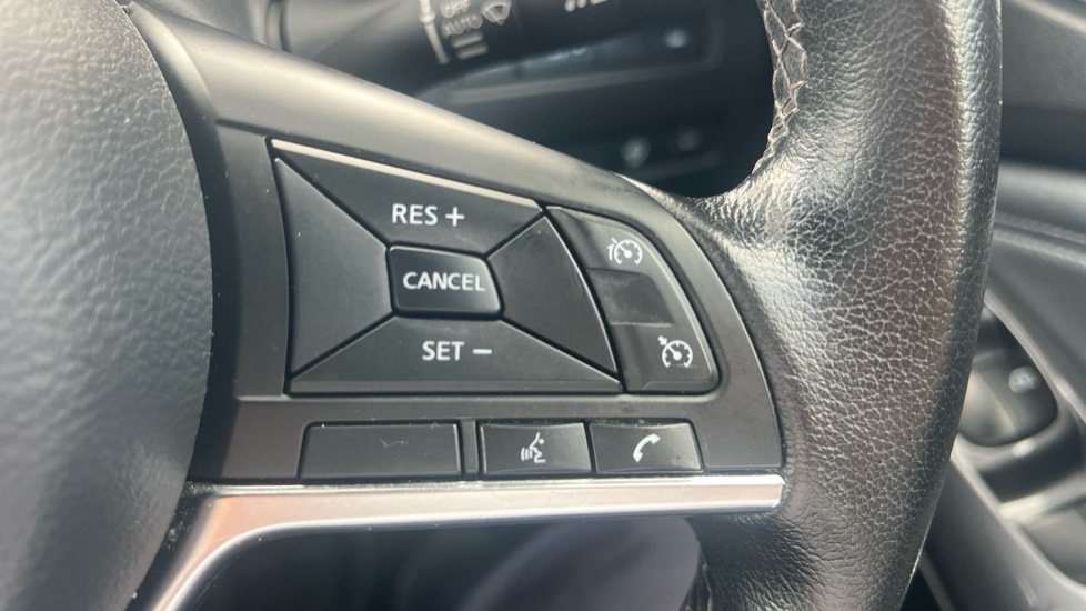Nissan Juke 1.0 DiG-T 114 N-Connecta 5dr Petrol Hatchback - Image 34