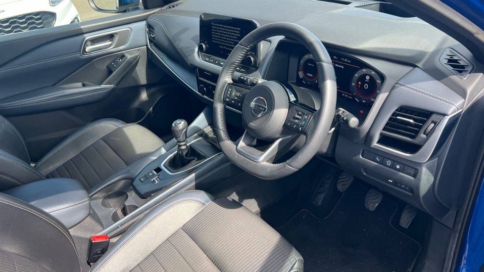 Nissan Qashqai 1.3 DiG-T MH Tekna 5dr Petrol Hatchback - Image 11