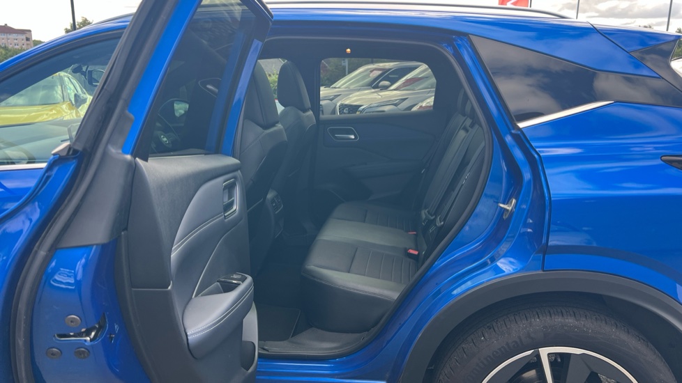 Nissan Qashqai 1.3 DiG-T MH Tekna 5dr Petrol Hatchback - Image 22