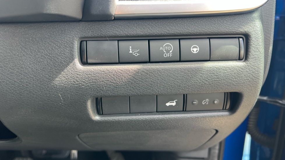 Nissan Qashqai 1.3 DiG-T MH Tekna 5dr Petrol Hatchback - Image 26