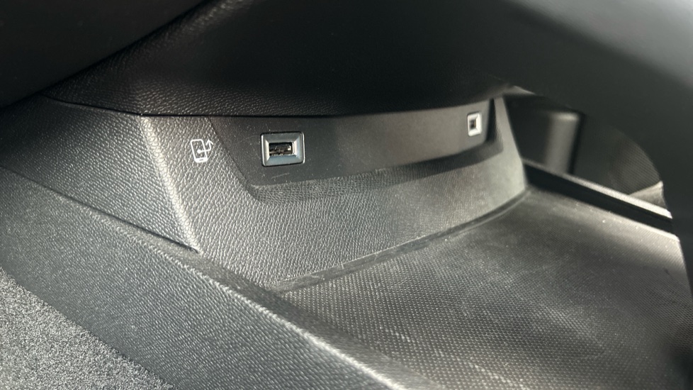 Peugeot 508 1.5 BlueHDi GT Premium 5dr EAT8 Diesel Hatchback - Image 31