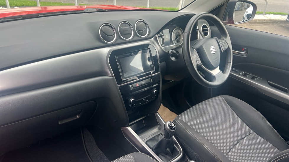 Suzuki Vitara 1.0 Boosterjet SZ-T 5dr Petrol Estate - Image 9