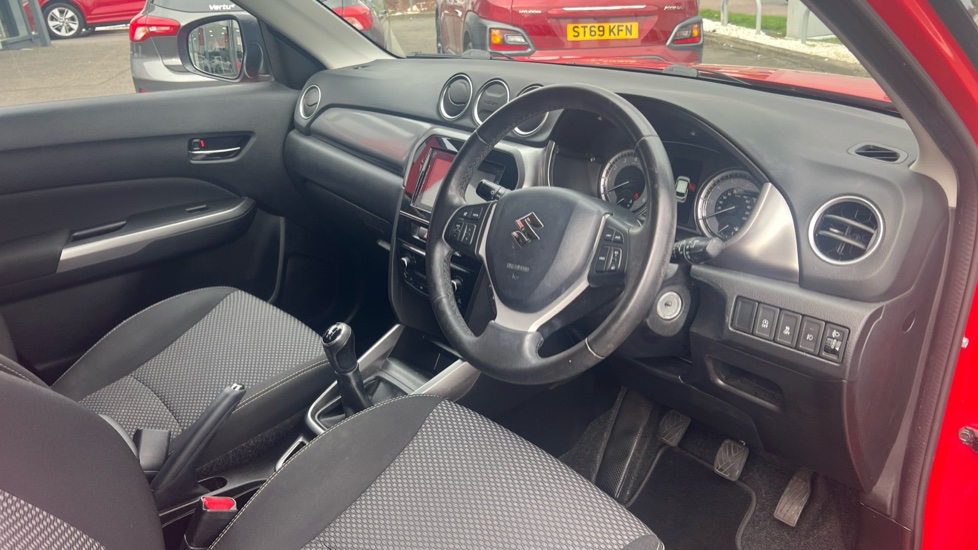Suzuki Vitara 1.0 Boosterjet SZ-T 5dr Petrol Estate - Image 11