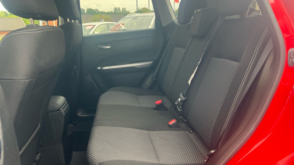 Suzuki Vitara 1.0 Boosterjet SZ-T 5dr Petrol Estate - Image 16