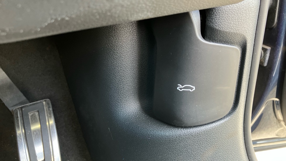 Audi A3 30 TFSI 116 S Line 5dr Petrol Hatchback - Image 31