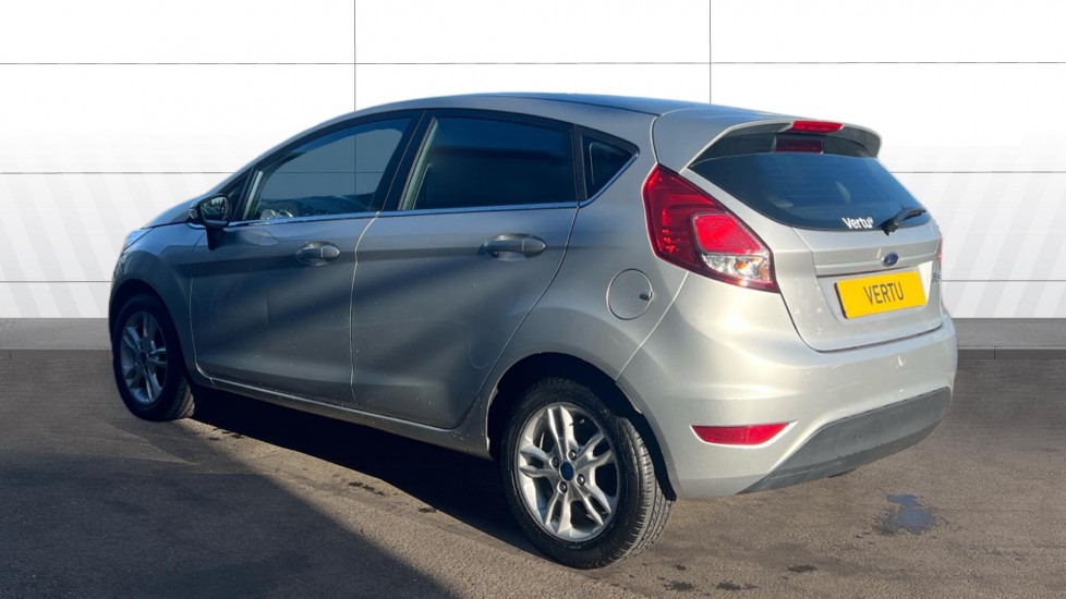 Ford Fiesta 1.25 82 Zetec 5dr Petrol Hatchback - Image 2