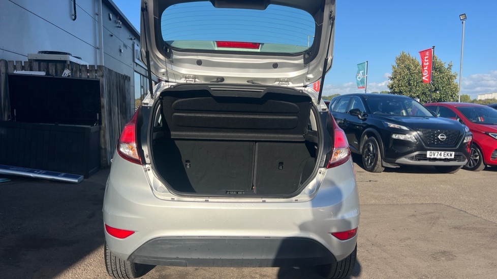 Ford Fiesta 1.25 82 Zetec 5dr Petrol Hatchback - Image 4