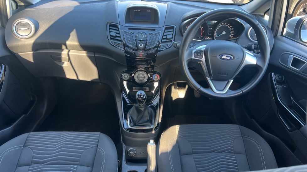 Ford Fiesta 1.25 82 Zetec 5dr Petrol Hatchback - Image 10