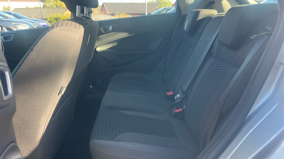 Ford Fiesta 1.25 82 Zetec 5dr Petrol Hatchback - Image 16