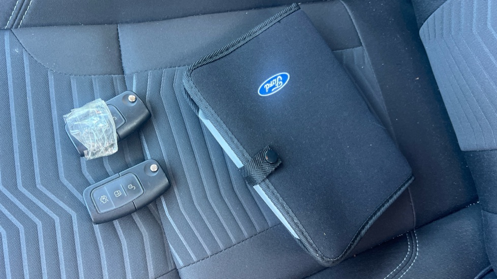 Ford Fiesta 1.25 82 Zetec 5dr Petrol Hatchback - Image 19