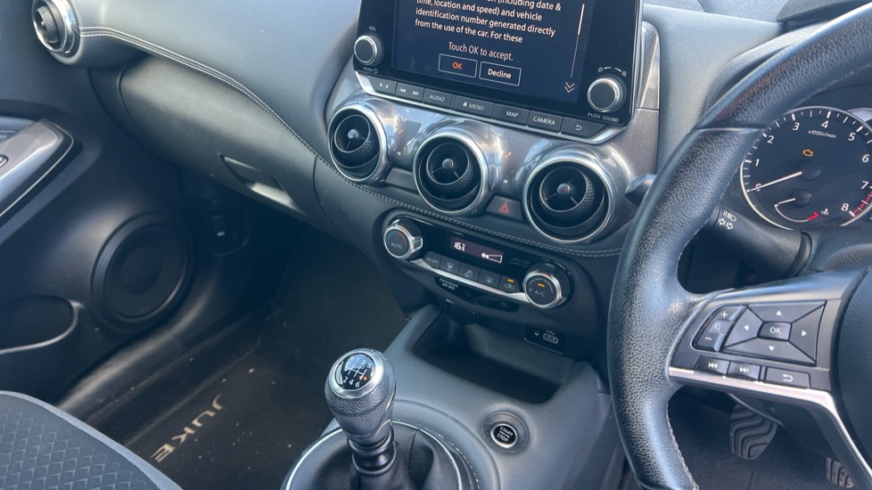 Nissan Juke 1.0 DiG-T 114 N-Connecta 5dr Petrol Hatchback - Image 14
