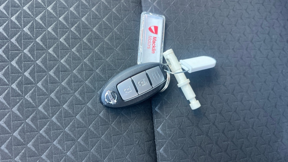 Nissan Juke 1.0 DiG-T 114 N-Connecta 5dr Petrol Hatchback - Image 20