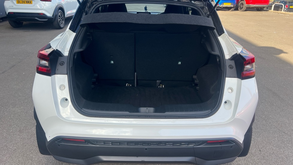 Nissan Juke 1.0 DiG-T 114 N-Connecta 5dr Petrol Hatchback - Image 21