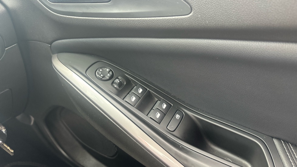 Vauxhall Grandland 1.2 Turbo GS 5dr Petrol Hatchback - Image 21