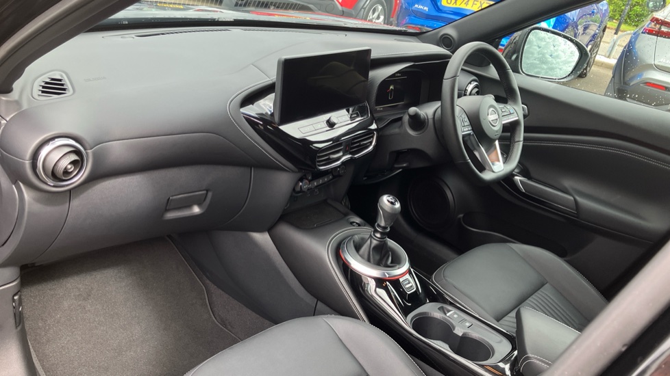 Nissan Juke 1.0 DiG-T Tekna 5dr Petrol Hatchback - Image 9