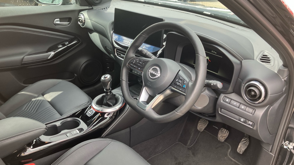 Nissan Juke 1.0 DiG-T Tekna 5dr Petrol Hatchback - Image 11