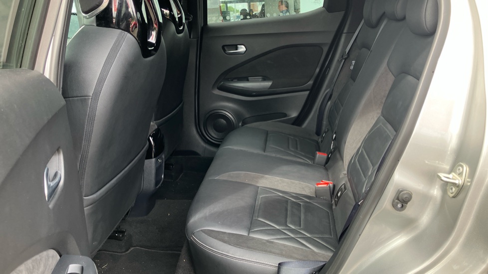Nissan Juke 1.6 Hybrid Tekna+ 5dr Auto Hybrid Hatchback - Image 16