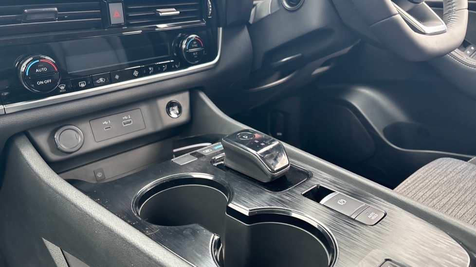 Nissan X-Trail 1.5 E-Power 204 N-Connecta 5dr Xtronic Hybrid Station Wagon - Image 13