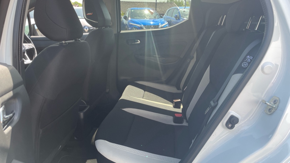 Nissan Micra 1.0 IG-T 92 Tekna 5dr Petrol Hatchback - Image 16