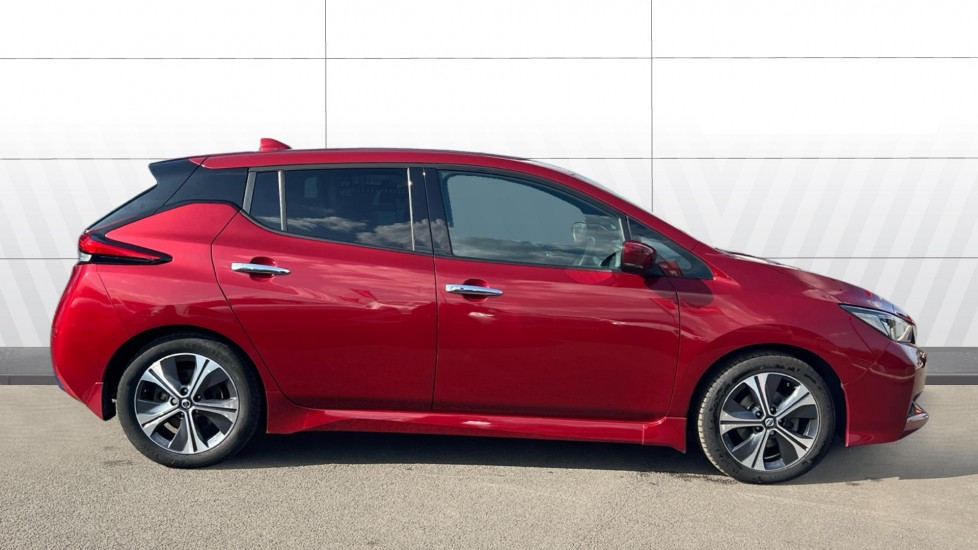Nissan LEAF 110kW Tekna 40kWh 5dr Auto Electric Hatchback - Image 5