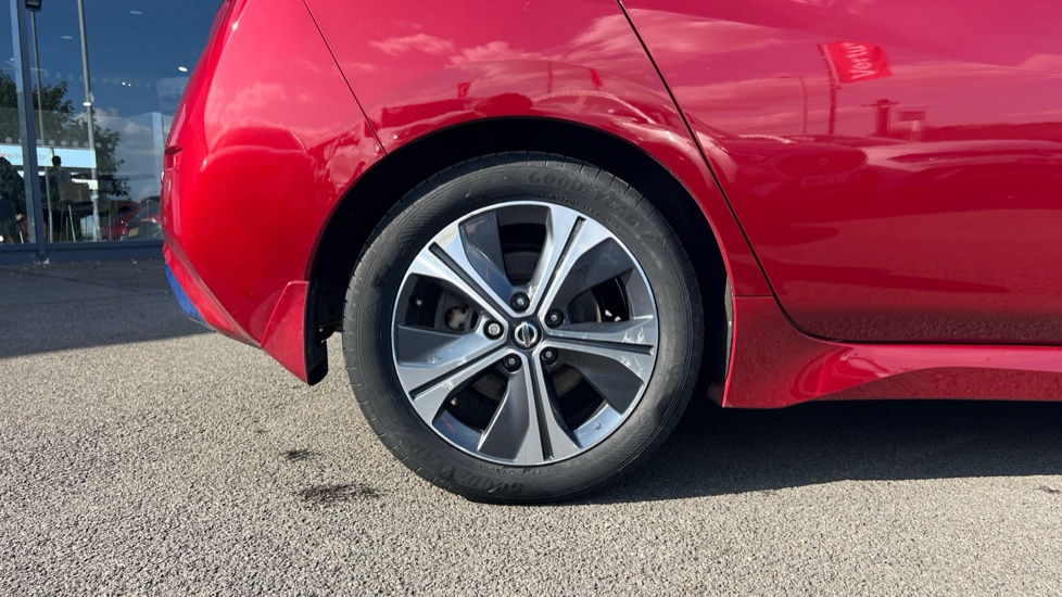 Nissan LEAF 110kW Tekna 40kWh 5dr Auto Electric Hatchback - Image 7
