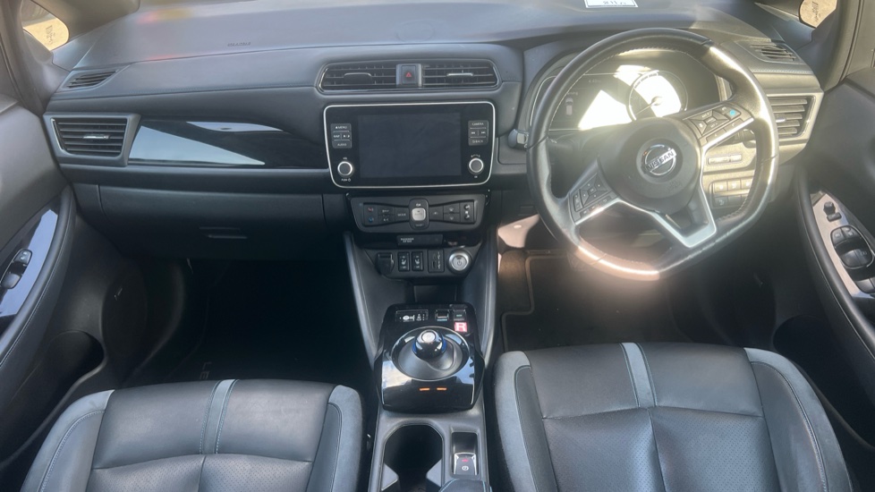 Nissan LEAF 110kW Tekna 40kWh 5dr Auto Electric Hatchback - Image 10