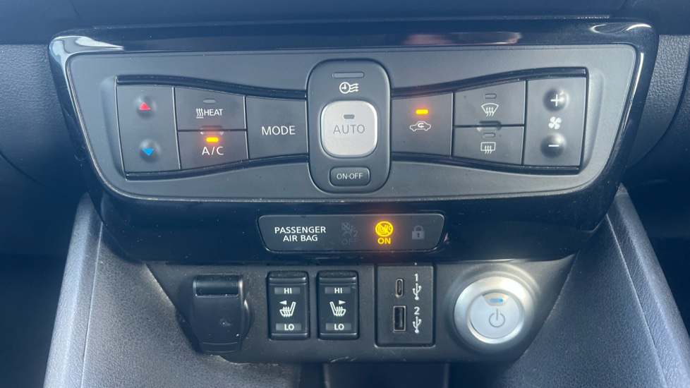 Nissan LEAF 110kW Tekna 40kWh 5dr Auto Electric Hatchback - Image 24