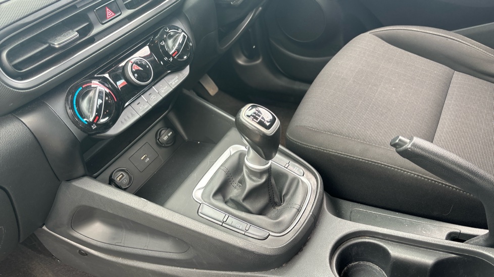 Hyundai KONA 1.0 TGDi 48V MHEV SE Connect 5dr Petrol Hatchback - Image 13