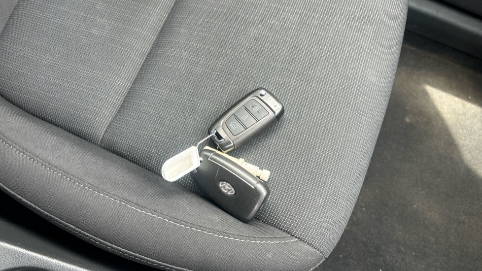 Hyundai KONA 1.0 TGDi 48V MHEV SE Connect 5dr Petrol Hatchback - Image 20