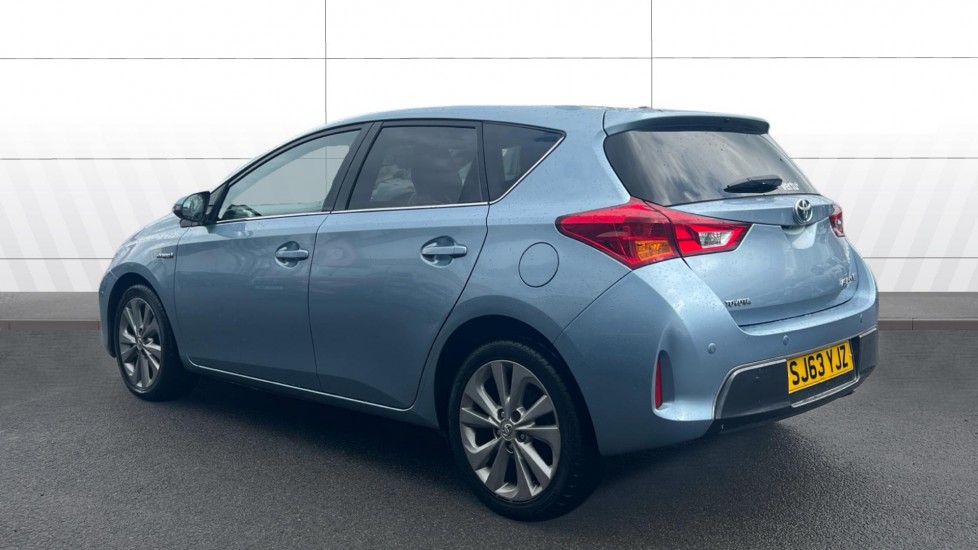 Toyota Auris 1.8 VVTi Hybrid Excel 5dr CVT Auto Hybrid Hatchback - Image 2